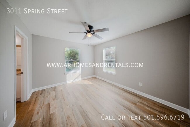 Photo - 3011 S Spring St