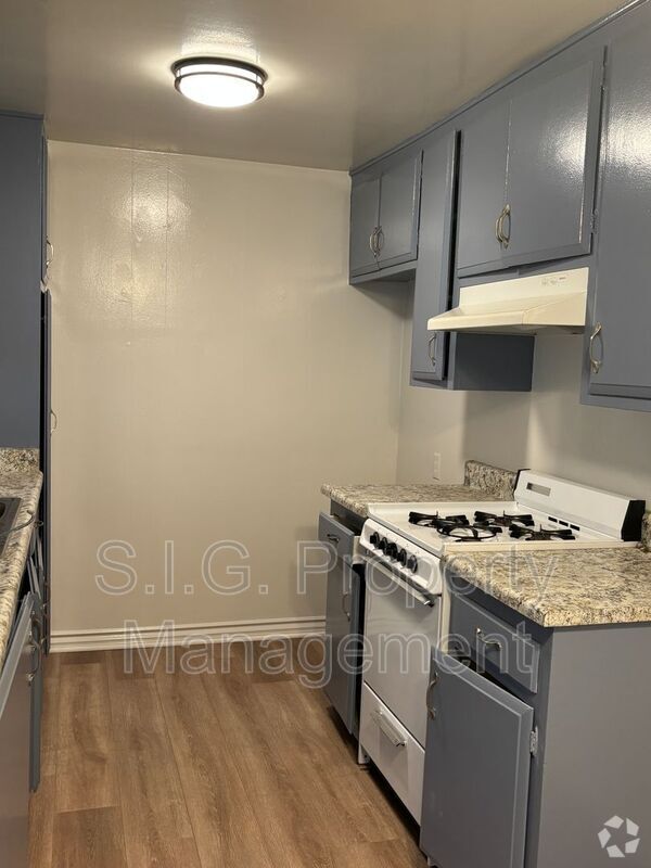 Building Photo - 2504 N Naomi St Unit #B Rental