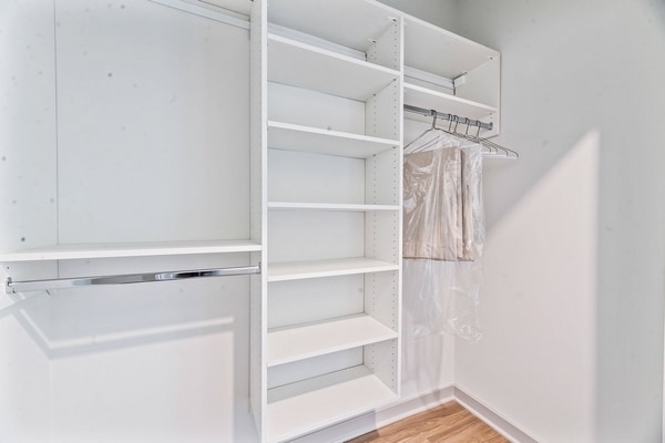 Custom Closets - Sylvan Woods Howell