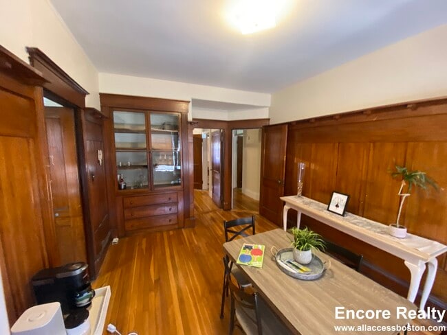 Photo - 134 Englewood Ave Unit 2