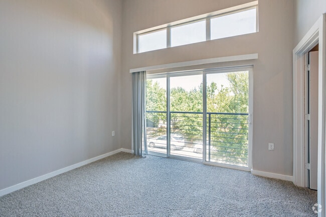 2BR, 2.5BT - 1300SF