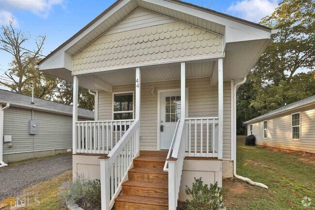 Building Photo - 2 Bedroom 1 Bath Home in Downtown Newnan c...