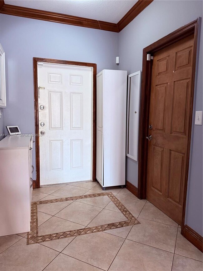 Photo - 1055 NE 85th St