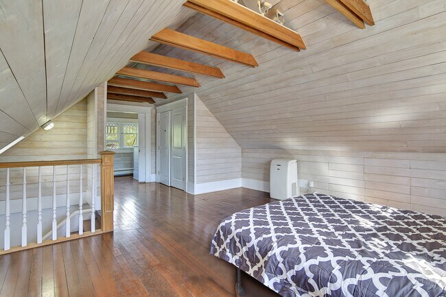 Photo - 1517 Comox St Unit 2