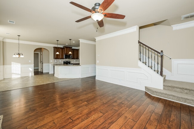 Photo - 9200 Bandywood Way SW