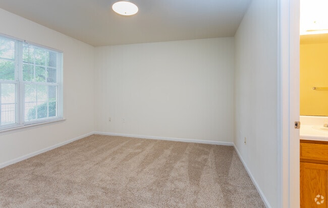 2BR, 2BA - 950SF- Bedroom