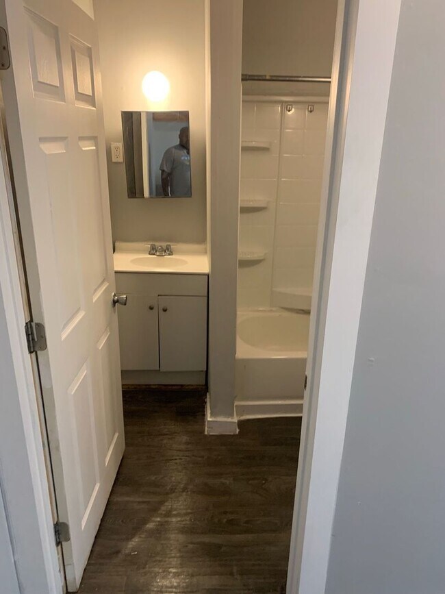 710 Kewaunee St. (Duplex) Apartment For Rent in Racine, WI