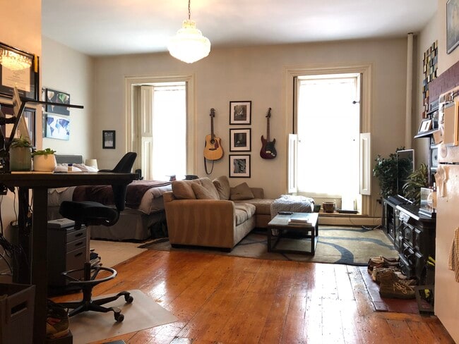Photo - 137 Beacon St