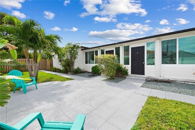 Photo - 1711 Funston St Unidad 2