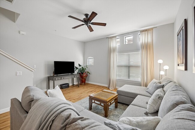 Photo - 8715 Meadowcroft Dr Unit 1102