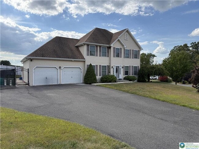 Photo - 4 bedroom 2.5 bathroom