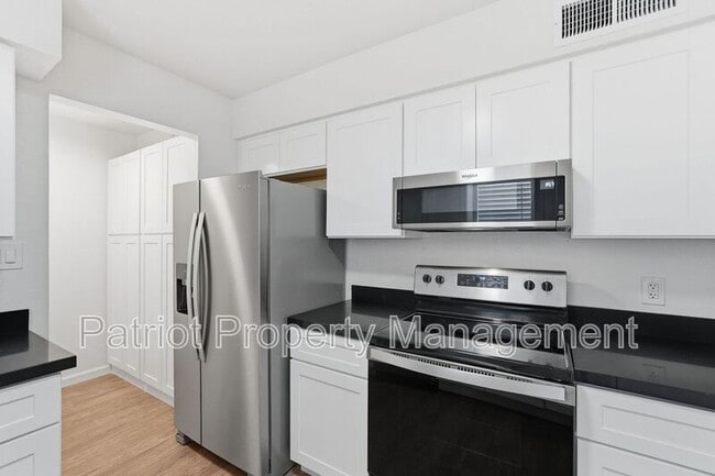 Photo - 231 N Robson