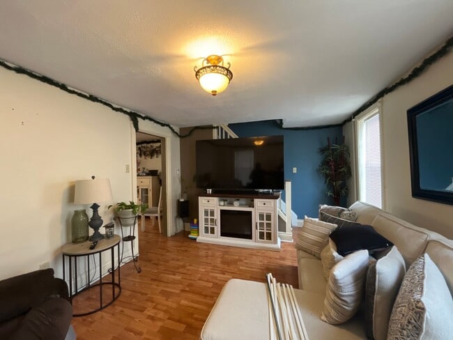 Photo - 2280 Main St Unit 3