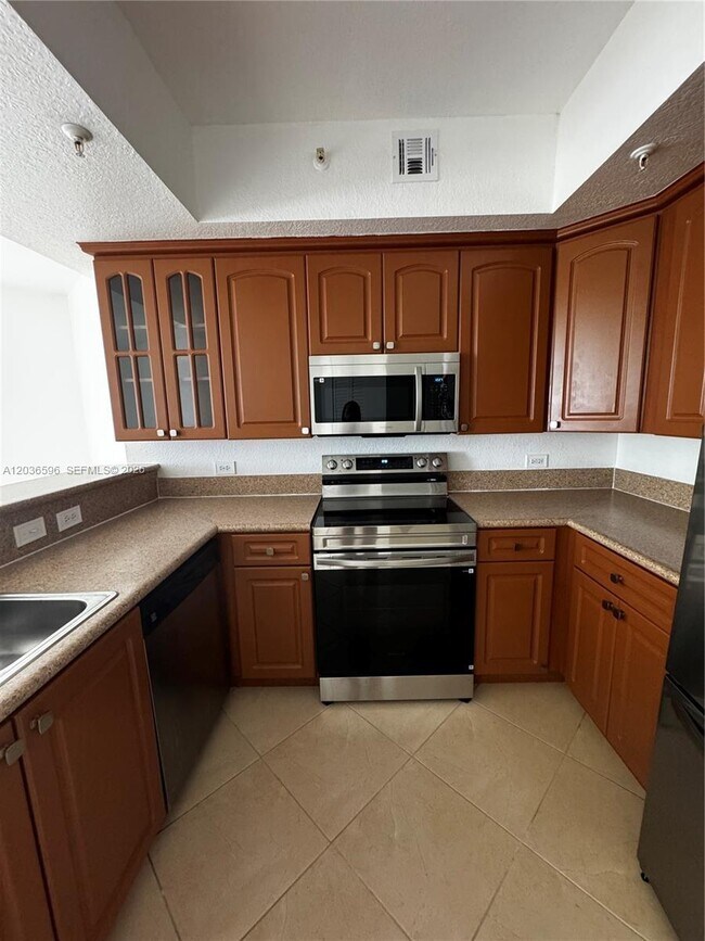 Photo - 2301 SW 27th Ave Unit 503