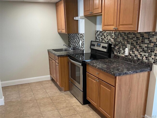 Photo - 109 E Main St