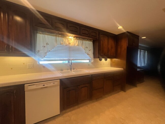Photo - Nothing but short of Amazing - 3 Bedroom home!