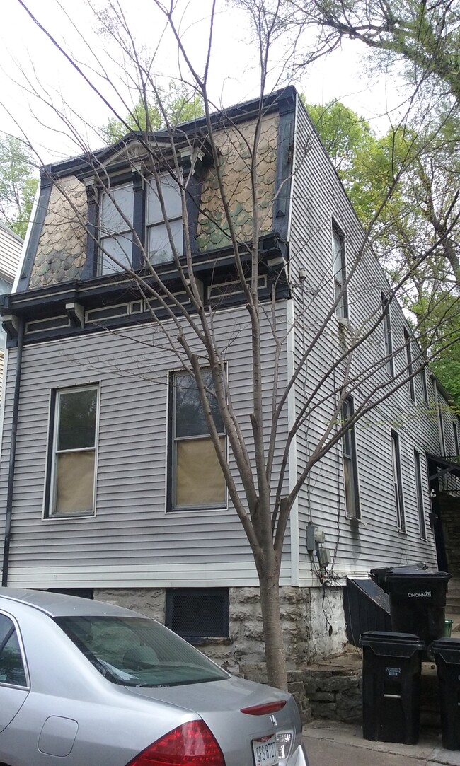 Building Photo - 2230 Ravine St Unit 1