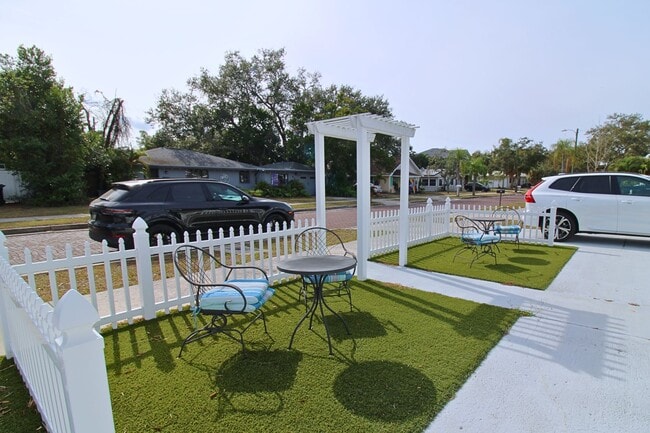 Photo - 536 Roanoke St Unit B