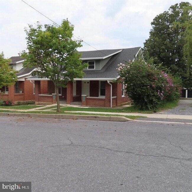 230 Rowe Ave