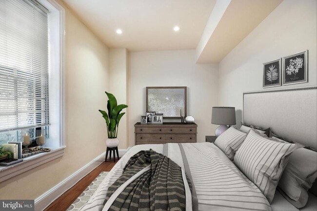 Photo - 704 S Washington Square Unidad 1R