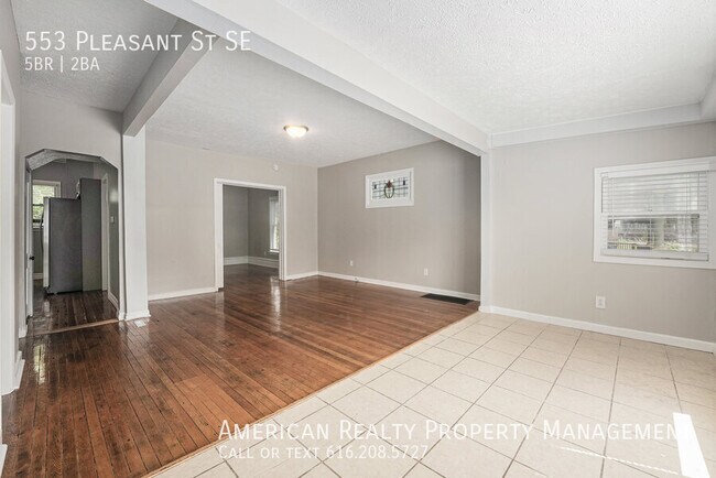 Photo - 553 Pleasant St SE