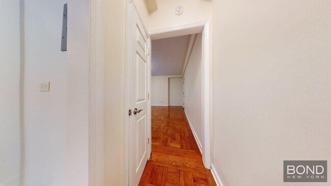Photo - 55 W 55th St Apartment Unit 4B