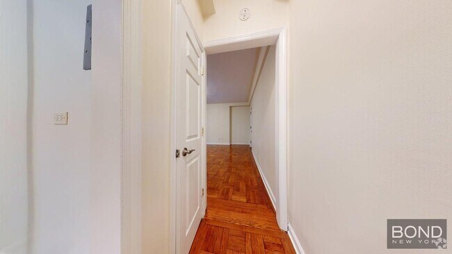 Building Photo - 55 W 55th St Unit 4B Rental