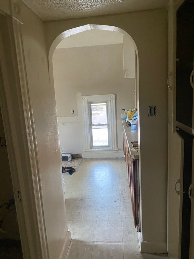 Photo - 2nd fooor walk-up duplex in historic house...