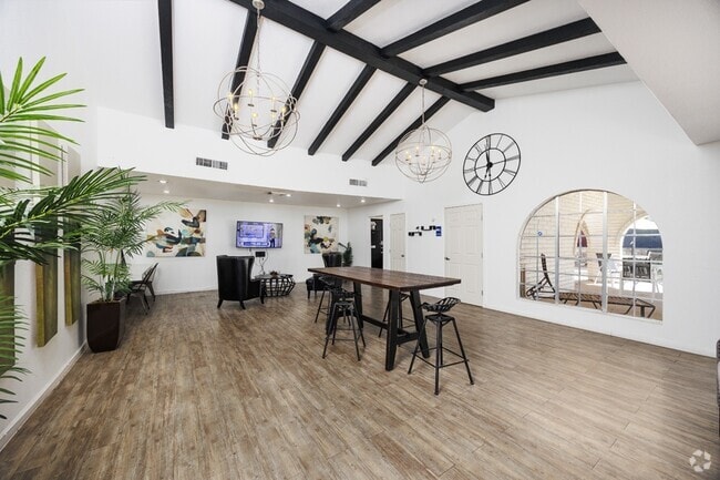 Building Photo - Desert Peaks Rental