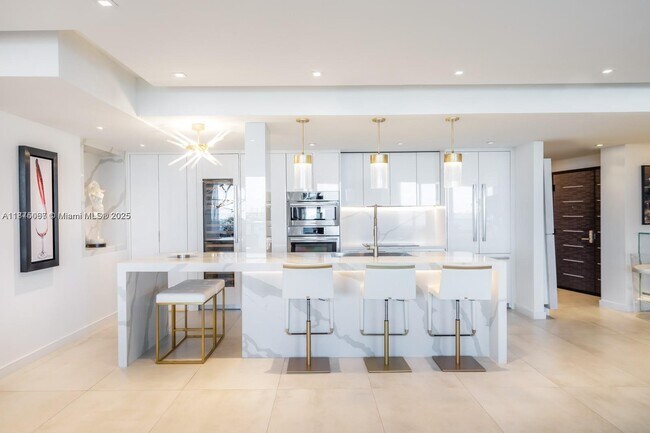 Photo - 488 NE 18th St Unidad 508