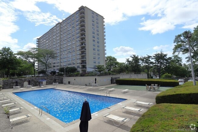 Building Photo - 2625 Park Ave Unit 11A Rental