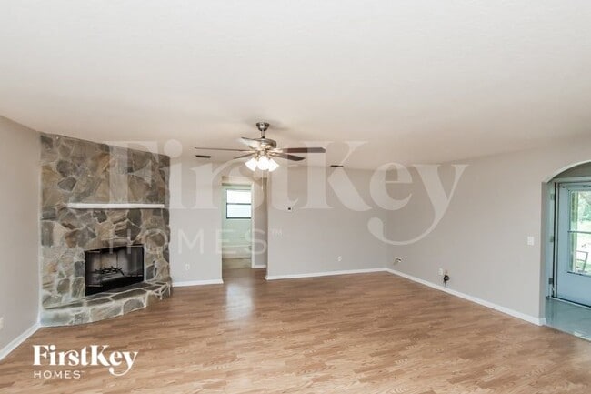 Photo - 1245 Gerry Rd SW
