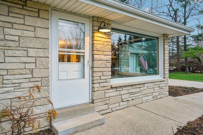 Photo - N45W24568 Lindsay Rd