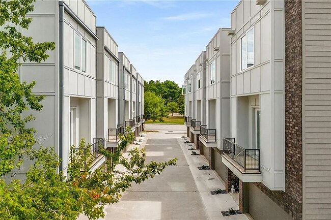 Photo - 241 Maynard Ter SE