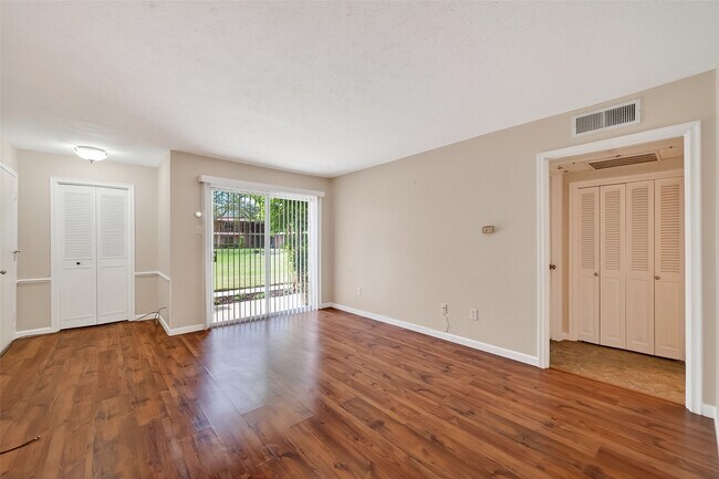 Photo - 7600 Burgoyne Rd Unidad 121