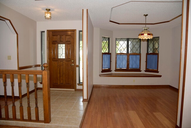 Photo - 1129 Troon Dr E