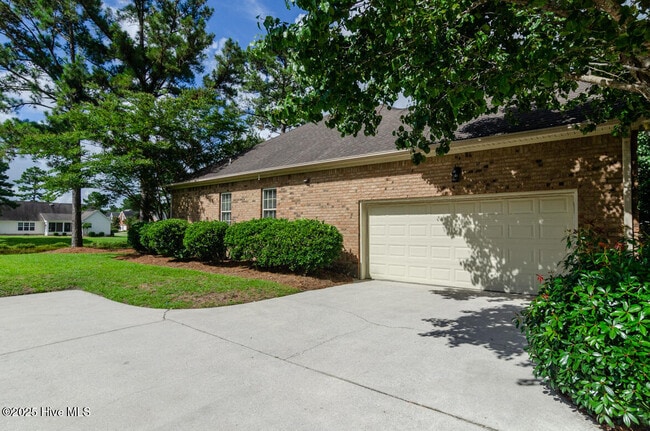 Photo - 1114 Millstream Ct