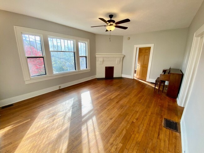 Photo - North AVL - Renovated 1920's Home with Separate 1/1 Apartment!