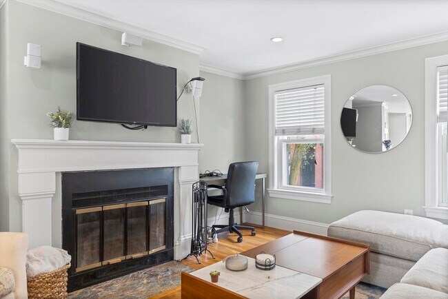 Photo - 256 W 3rd St Unidad 2