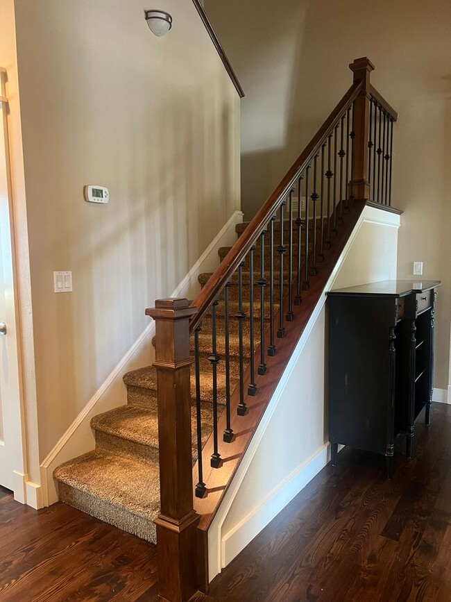 Photo - "Luxury Living: Stunning home with marble counter tops & Fireplace!"