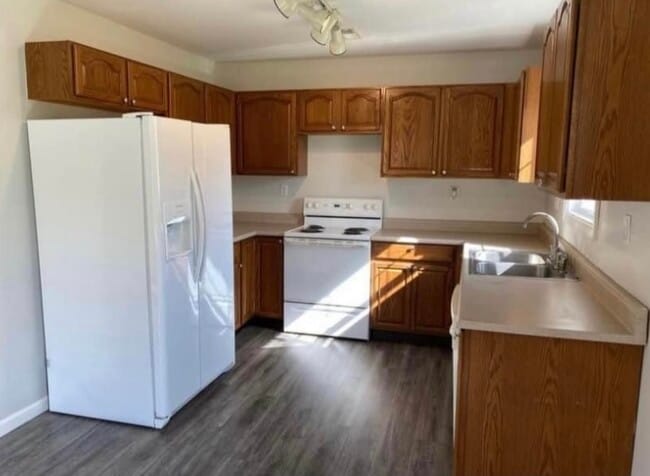 Photo - 305 W Seminary St