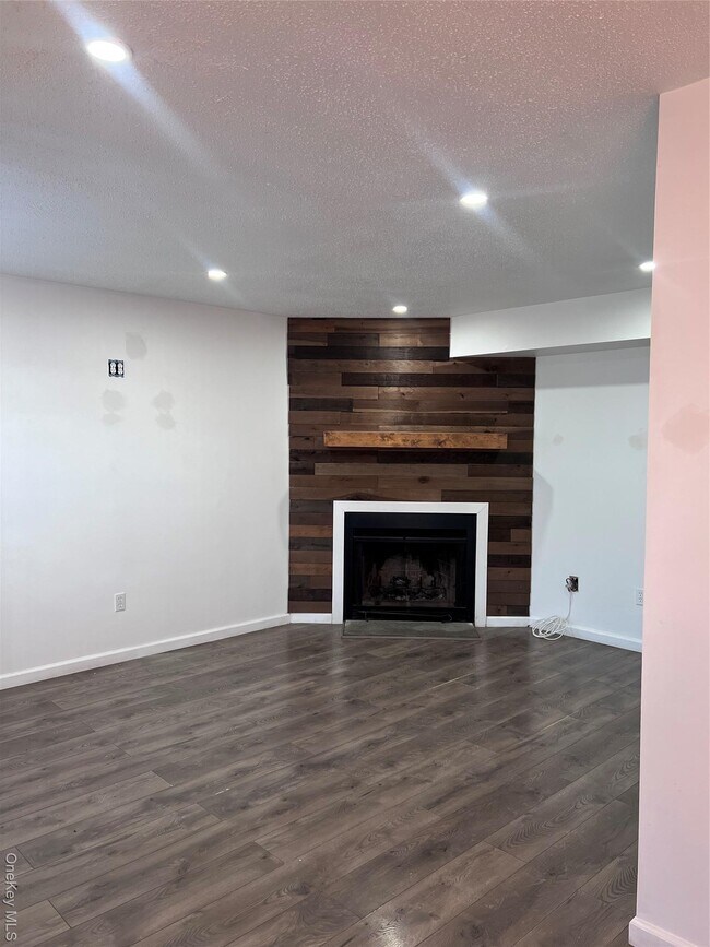 Photo - 1107 Whispering Hills Dr