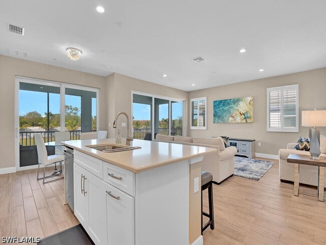 Photo - 2561 Seychelles Dr Unit 308