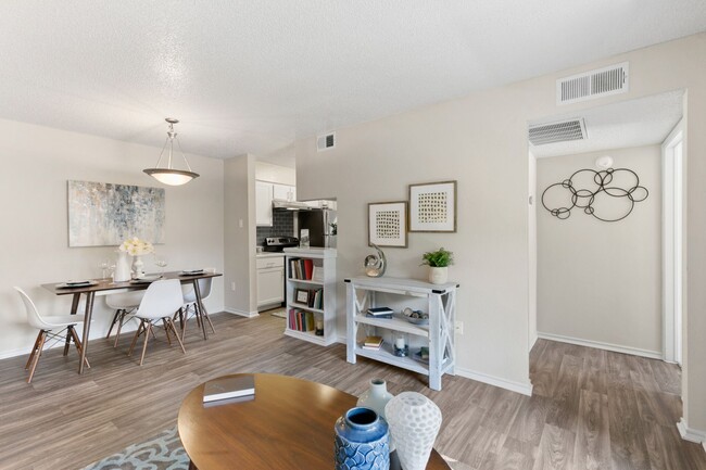 Creekwood Apartment Homes apartments — community photo