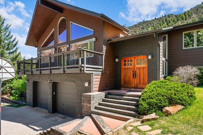 Photo - 377 Crystal Ln