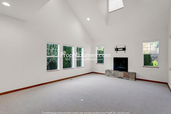 Photo - Gorgeous Home Near Multnomah Village - Four Bedrooms!