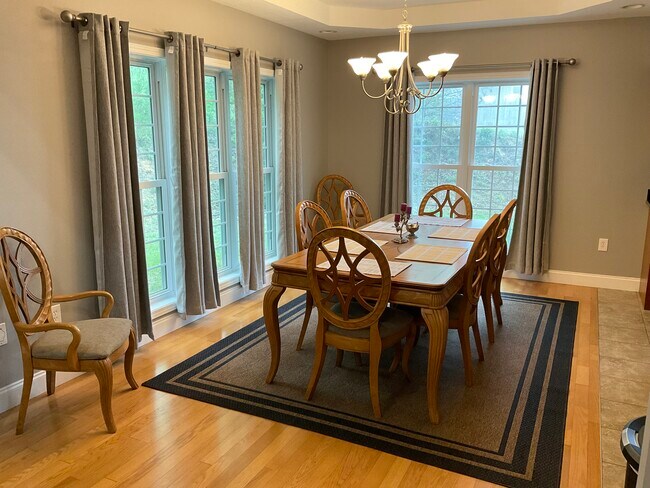 Photo - 180 Lindsey Ln