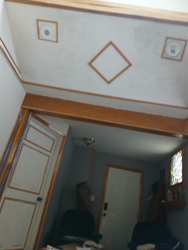 Photo - 112 E Maywood Ave
