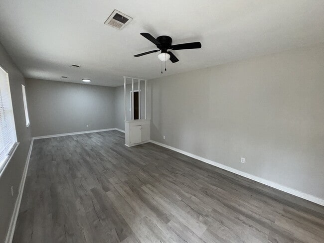 Photo - 1126 Barbara Ann Dr