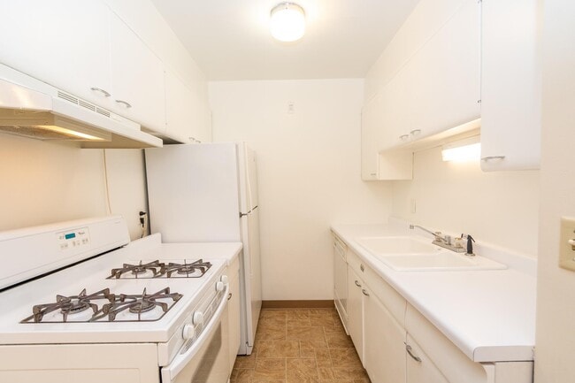 2920 Dean Parkway Apartments